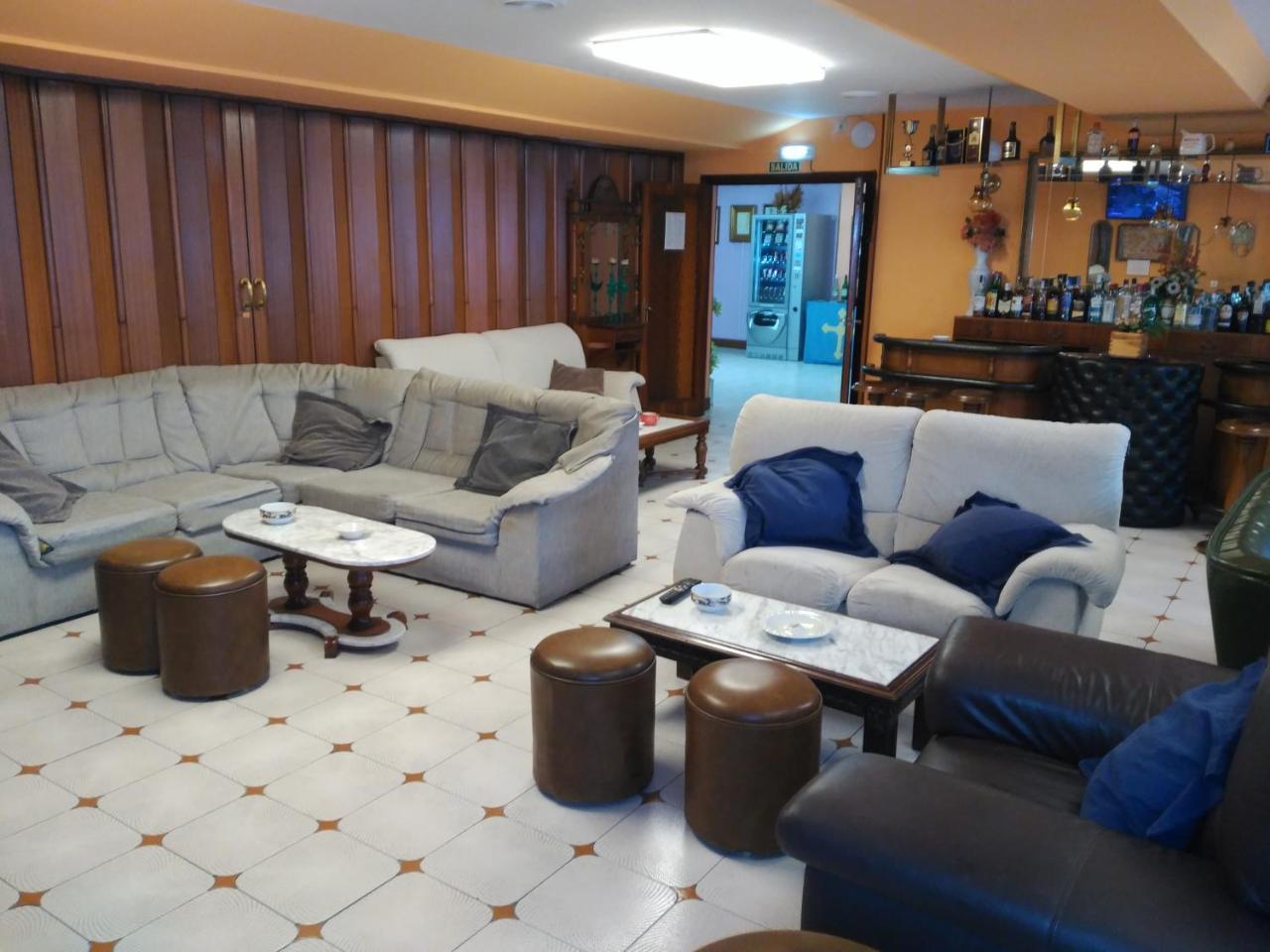 Hotel Vaqueros Лангрео Экстерьер фото